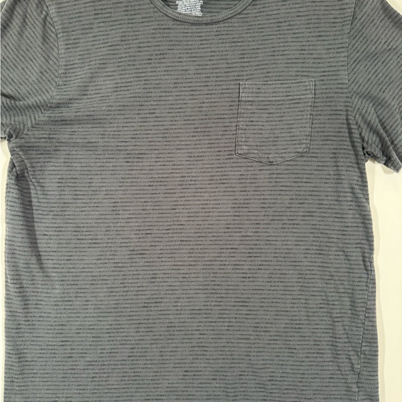 Striped Men’s Tee - Picture 4 of 5